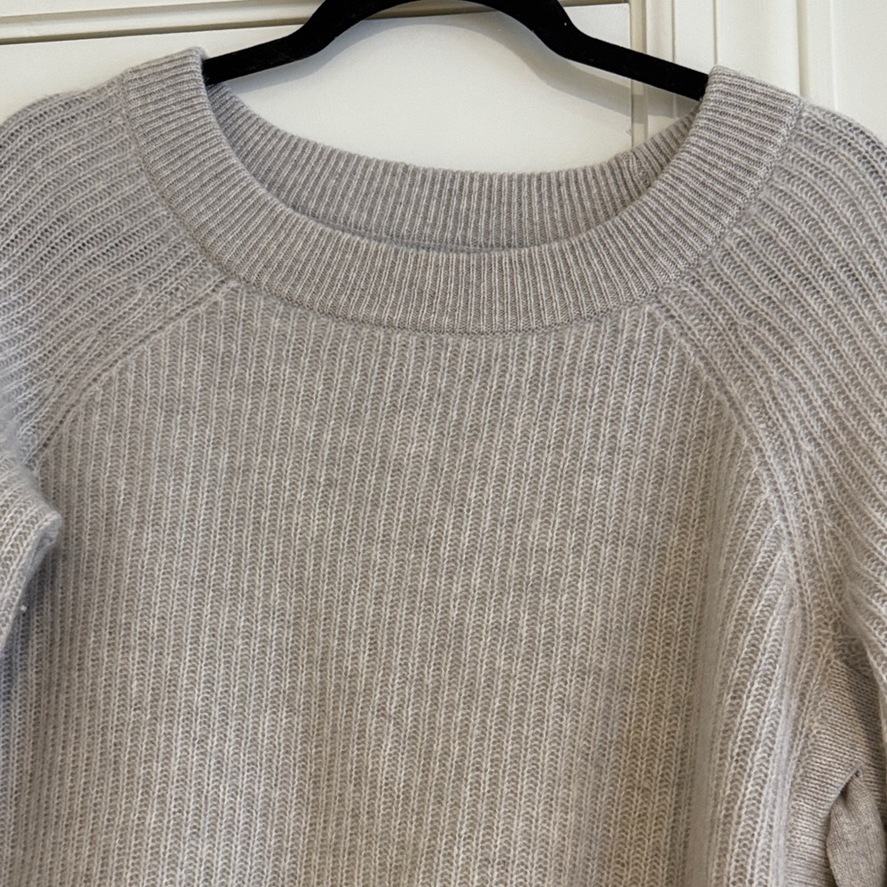 Only Mine Light Gray Women's 100% Cashmere Sweater Sz Medium - Picture 4 of 7